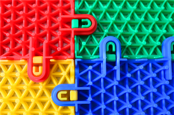 鑒別懸浮拼裝地板質(zhì)量的好壞 仲達(dá)有訣竅！