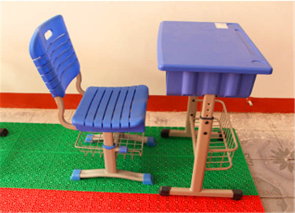 優(yōu)質(zhì)的課桌椅這五個(gè)特點(diǎn)比不可少！